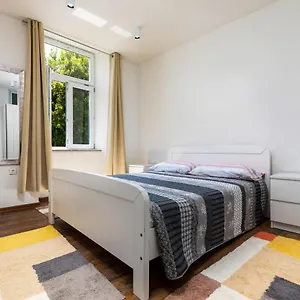 Appartamento Top Central Apartments, Pola